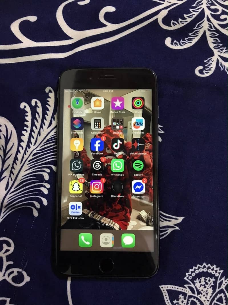 iPhone 8 Plus 64gb 3