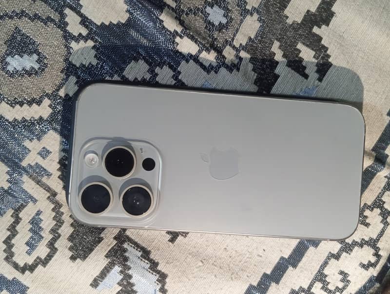 Apple iPhone 15 Pro 1