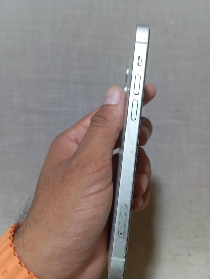 Apple iPhone 12 2