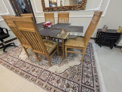 Dining table for sale