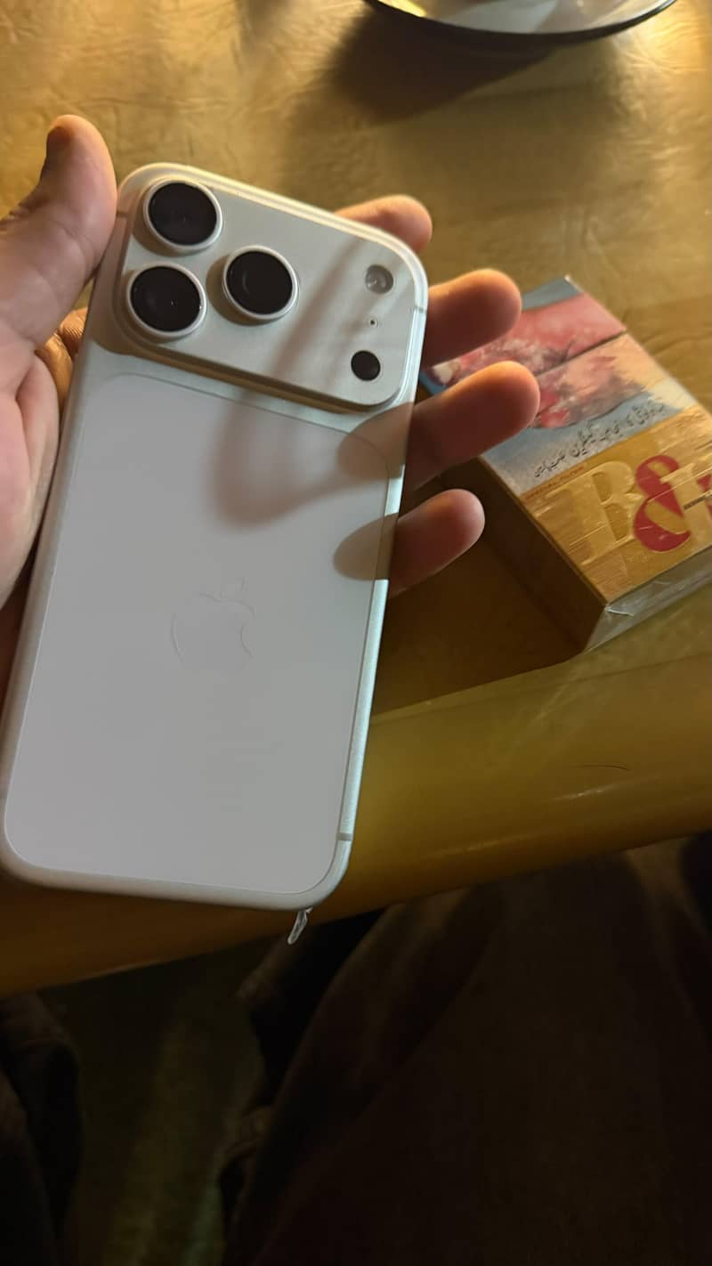 Apple iPhone 17 Pro 1