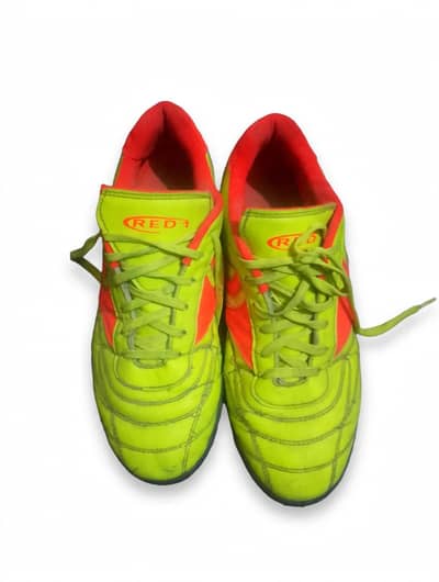 Red 1 football shoes Neon green 42 size