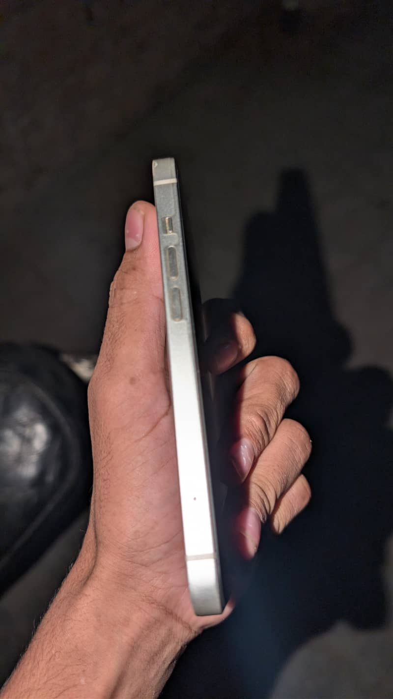 Apple iPhone 13 3