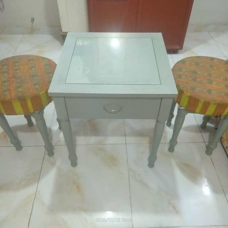 table with 2 seat 2