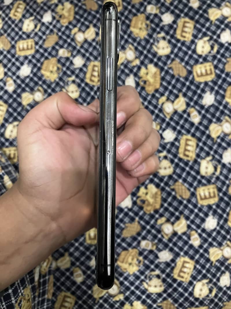 Apple iPhone X 6