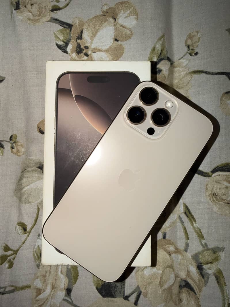 Apple iPhone 16 Pro Max 0