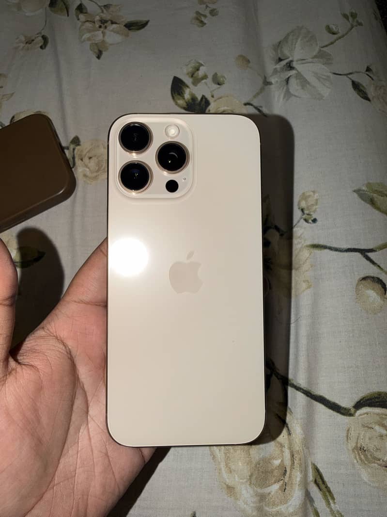 Apple iPhone 16 Pro Max 7