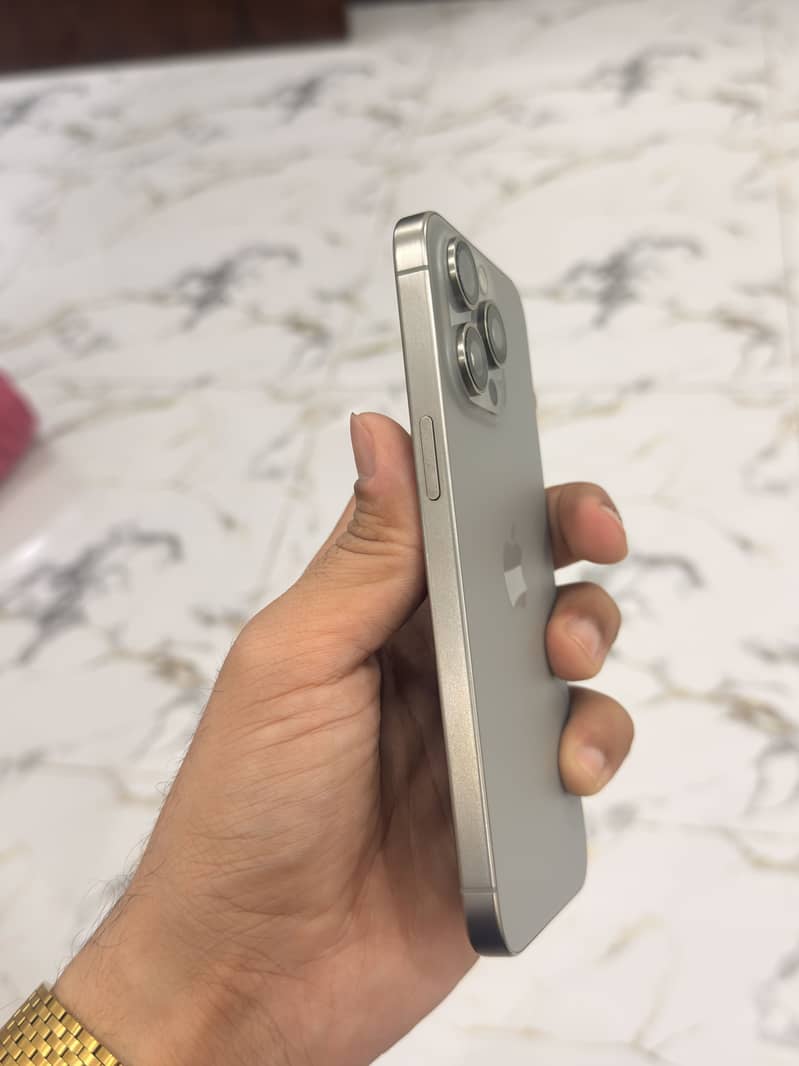 Apple iPhone 15 Pro Max 1