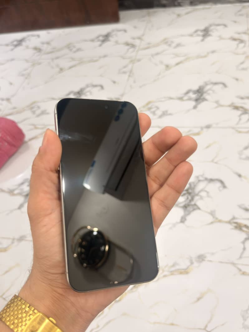 Apple iPhone 15 Pro Max 5