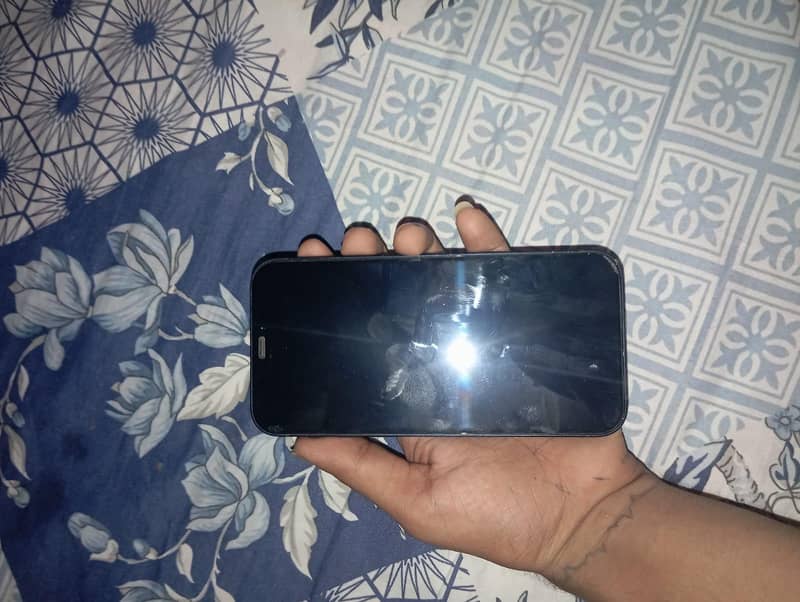 Apple iPhone 12 3