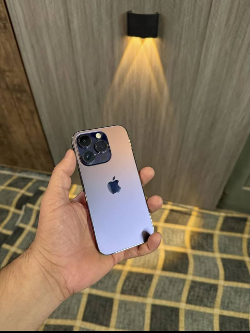 Apple iPhone 14 Pro Max 0