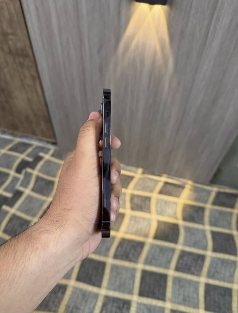 Apple iPhone 14 Pro Max 2
