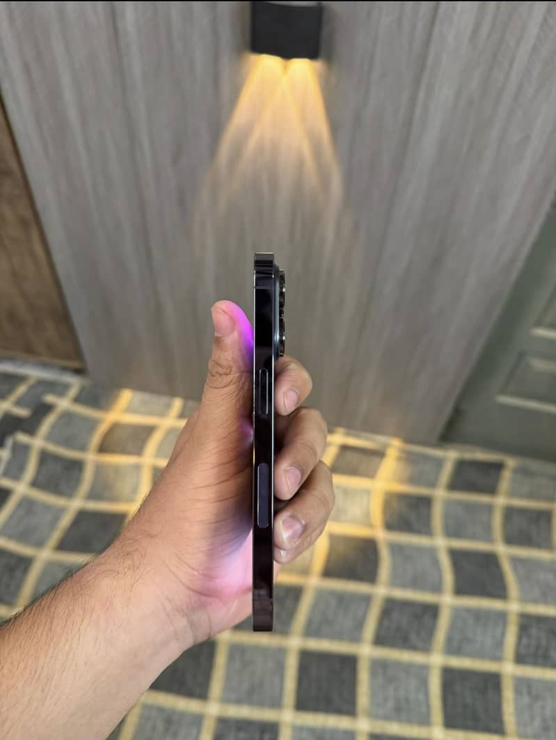 Apple iPhone 14 Pro Max 4