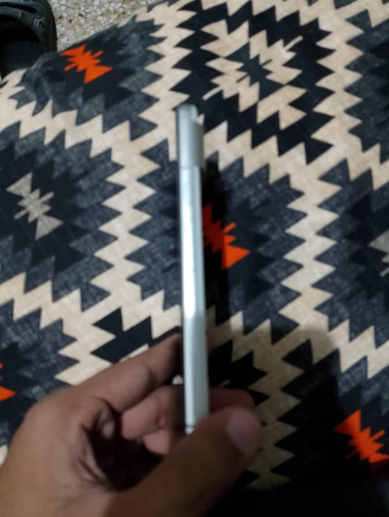Google Pixel 8 2