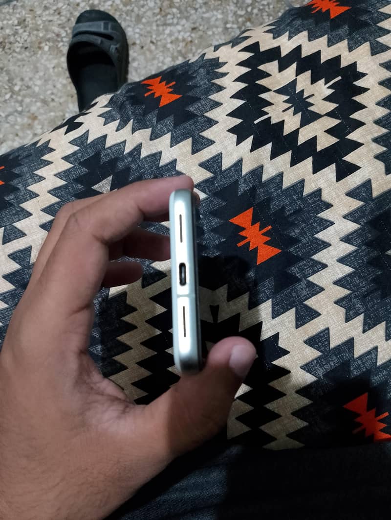 Google Pixel 8 3