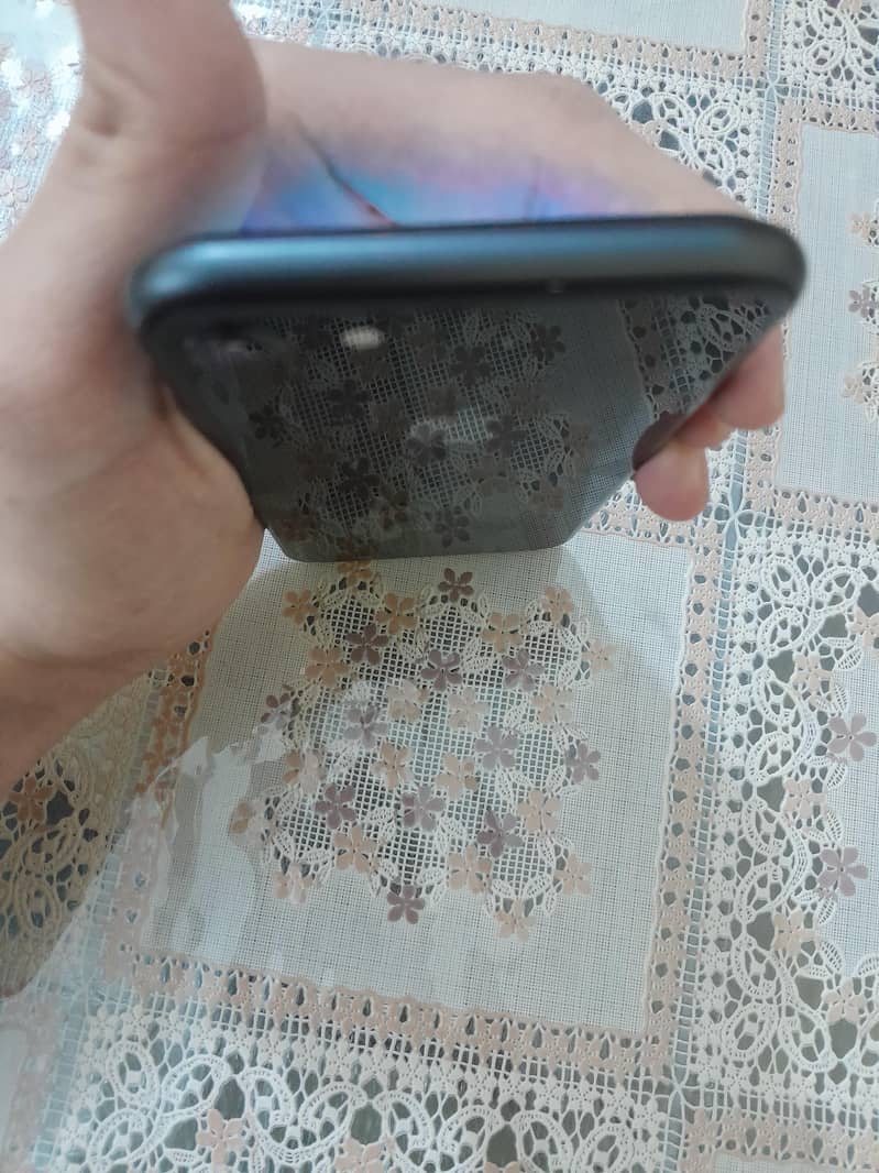 Apple iPhone 8 3