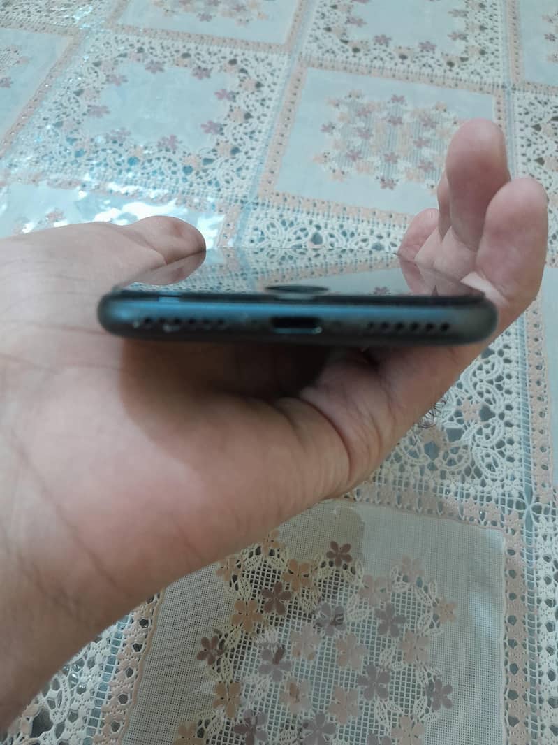 Apple iPhone 8 5