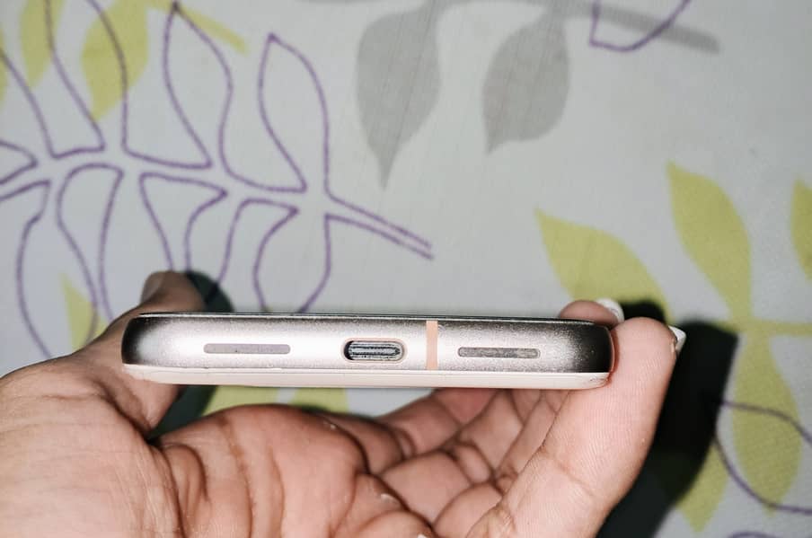 Google Pixel 8 6