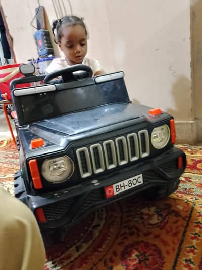 baby jeep on condition all okay bettrey fully okay and with charger