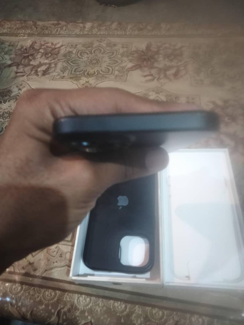 Apple iPhone 15 5