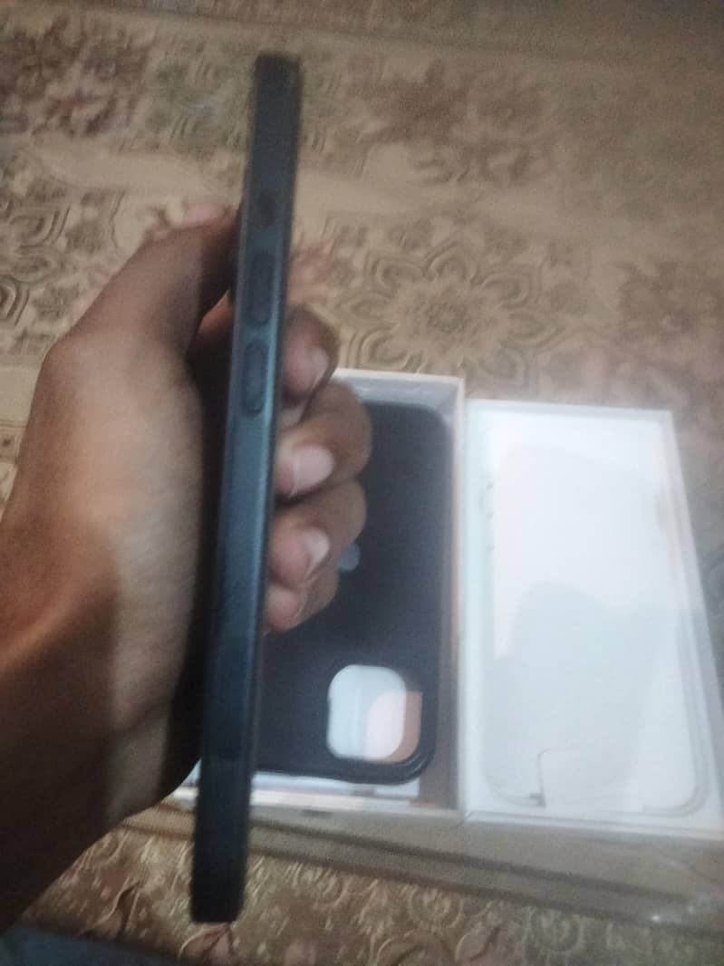 Apple iPhone 15 7