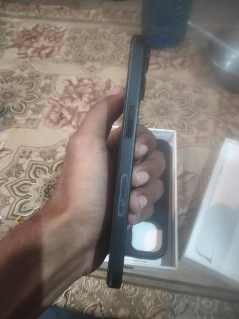 Apple iPhone 15 10