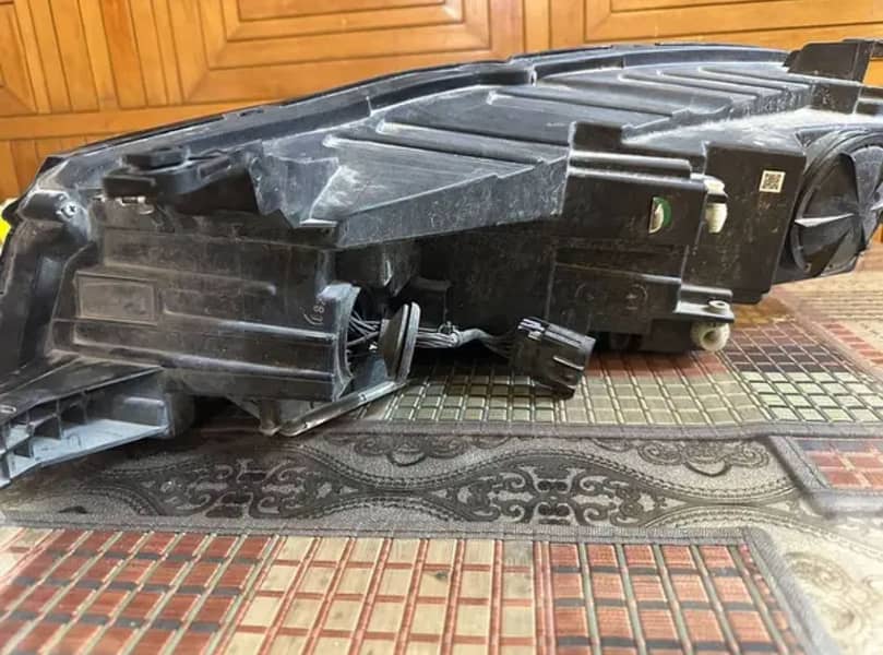 MG HS Driver Side Headlight 5