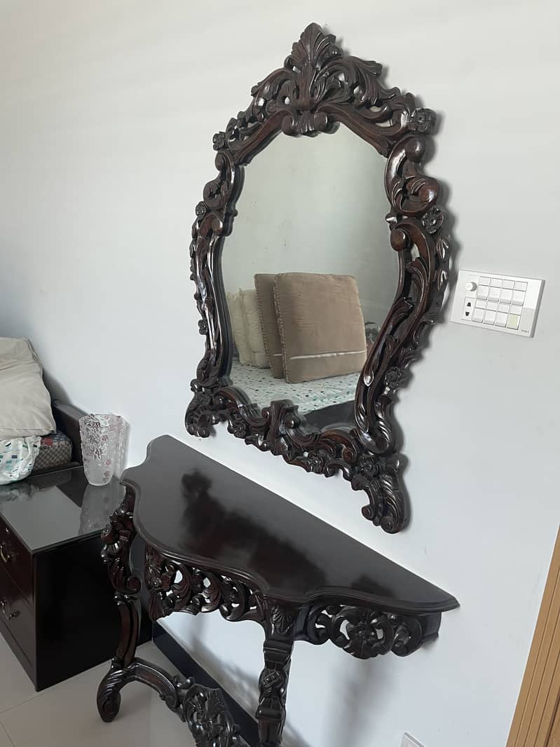 Dressing table 0