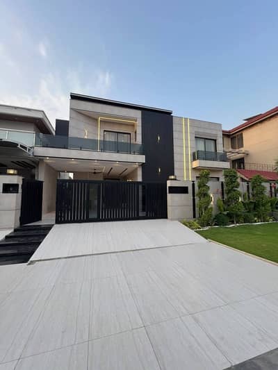 1 Kanal Brand New Luxury Ultra Modern Style Owner Build Super Hot Location All Original Picture attached With Direct Owner Available For Sale in Valencia housing society.