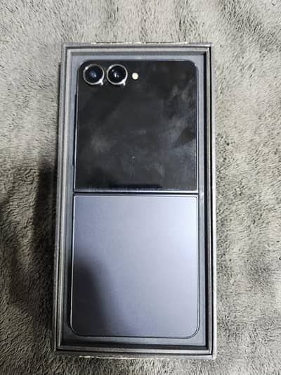 Samsung Galaxy Z Flip 7