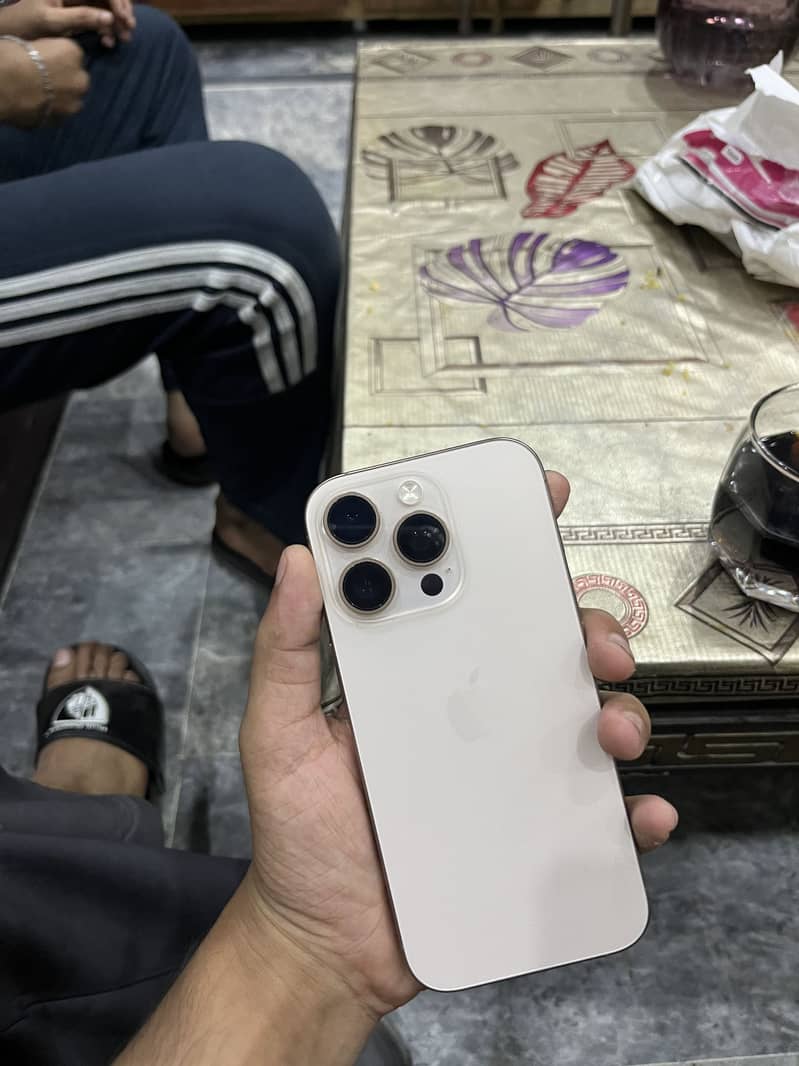 Apple iPhone 16 Pro 2