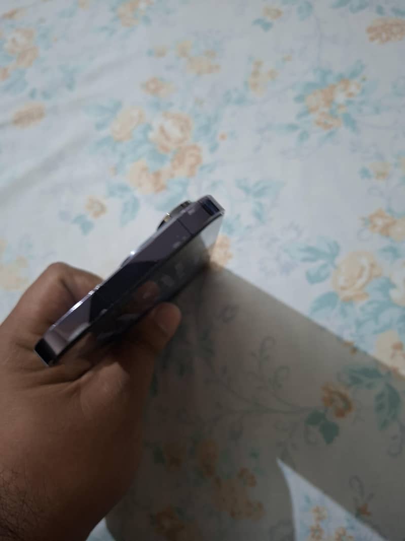 Apple iPhone 14 Pro Max 3