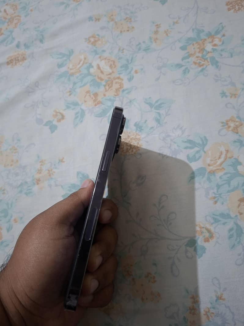 Apple iPhone 14 Pro Max 4