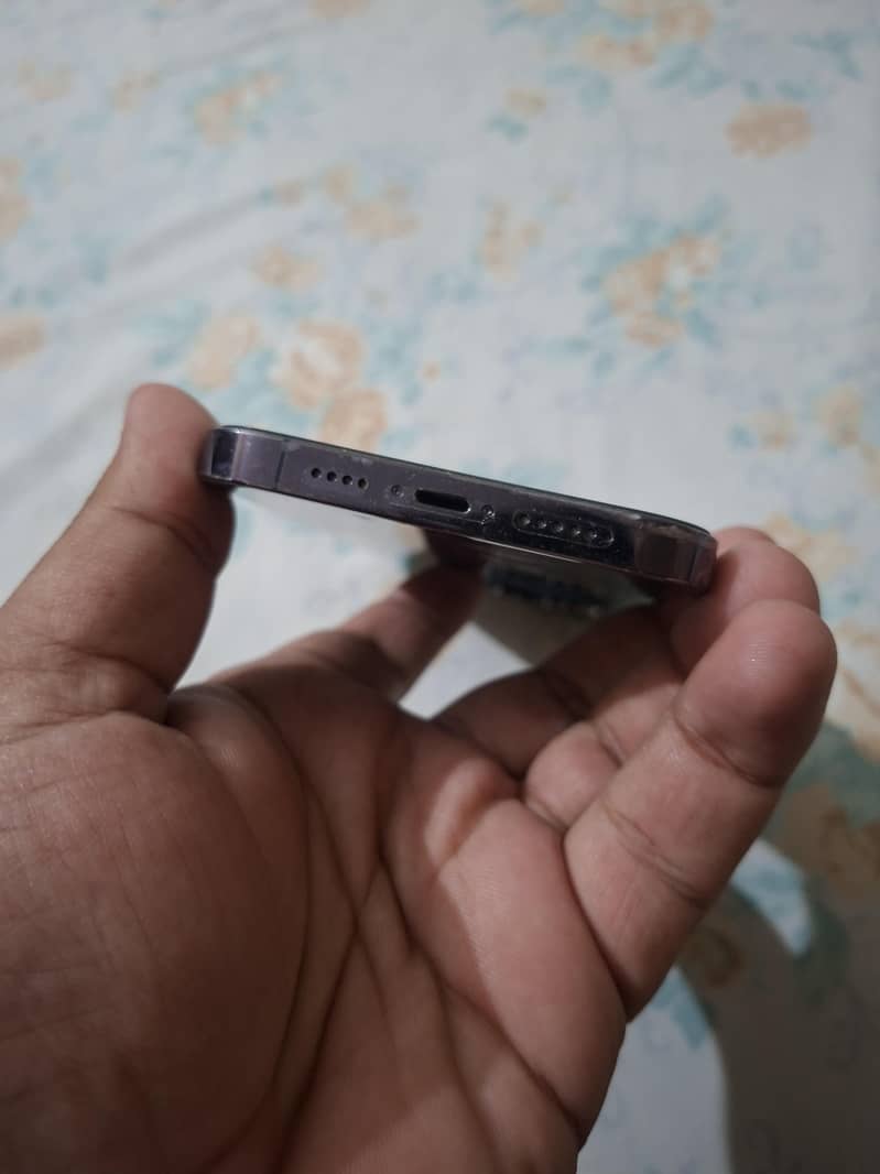 Apple iPhone 14 Pro Max 6