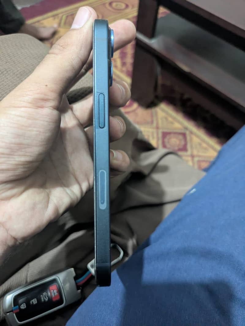 Apple iPhone 13 4