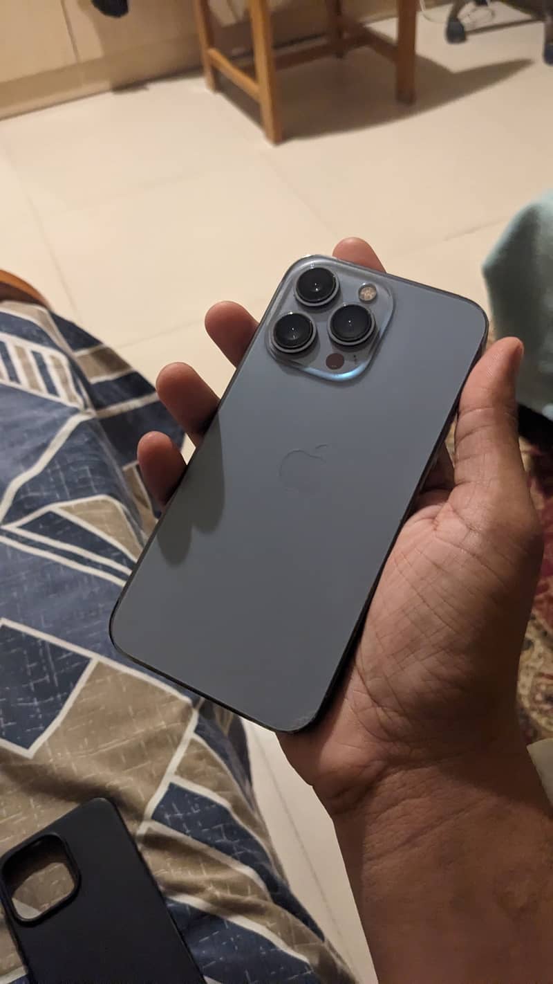 Apple iPhone 13 Pro 2