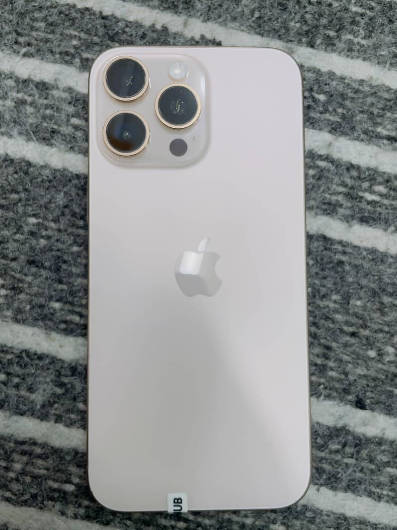 Apple iPhone 16 Pro Max 0