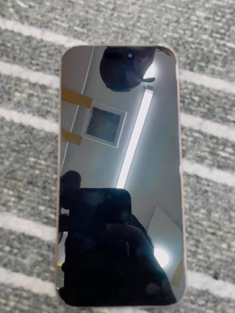 Apple iPhone 16 Pro Max 2