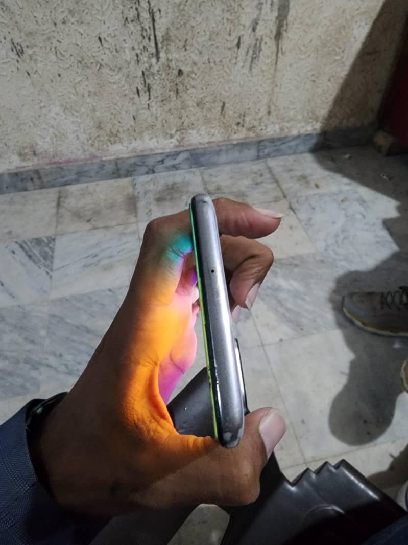 Samsung Mobile A71 6