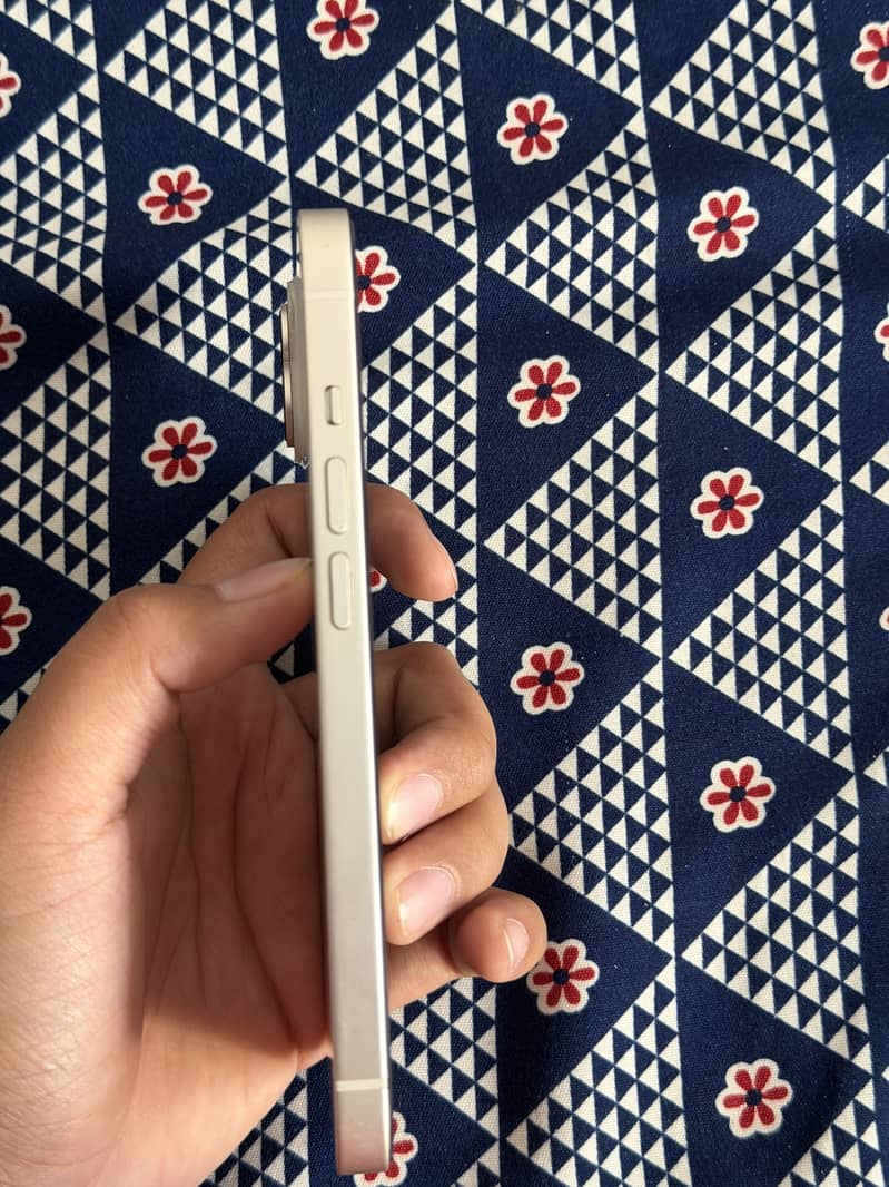 Apple iPhone 14 6