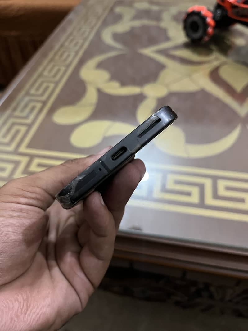 Google Pixel 9 5