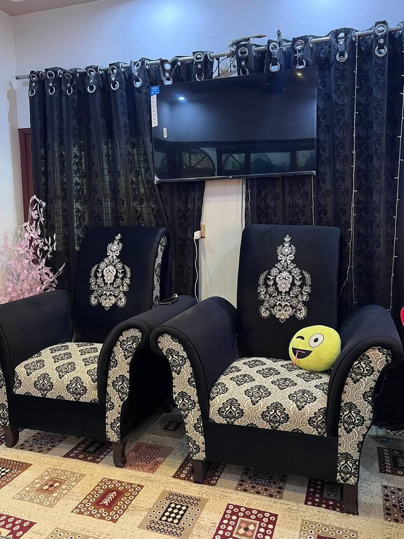 Sofas for sale in use 3