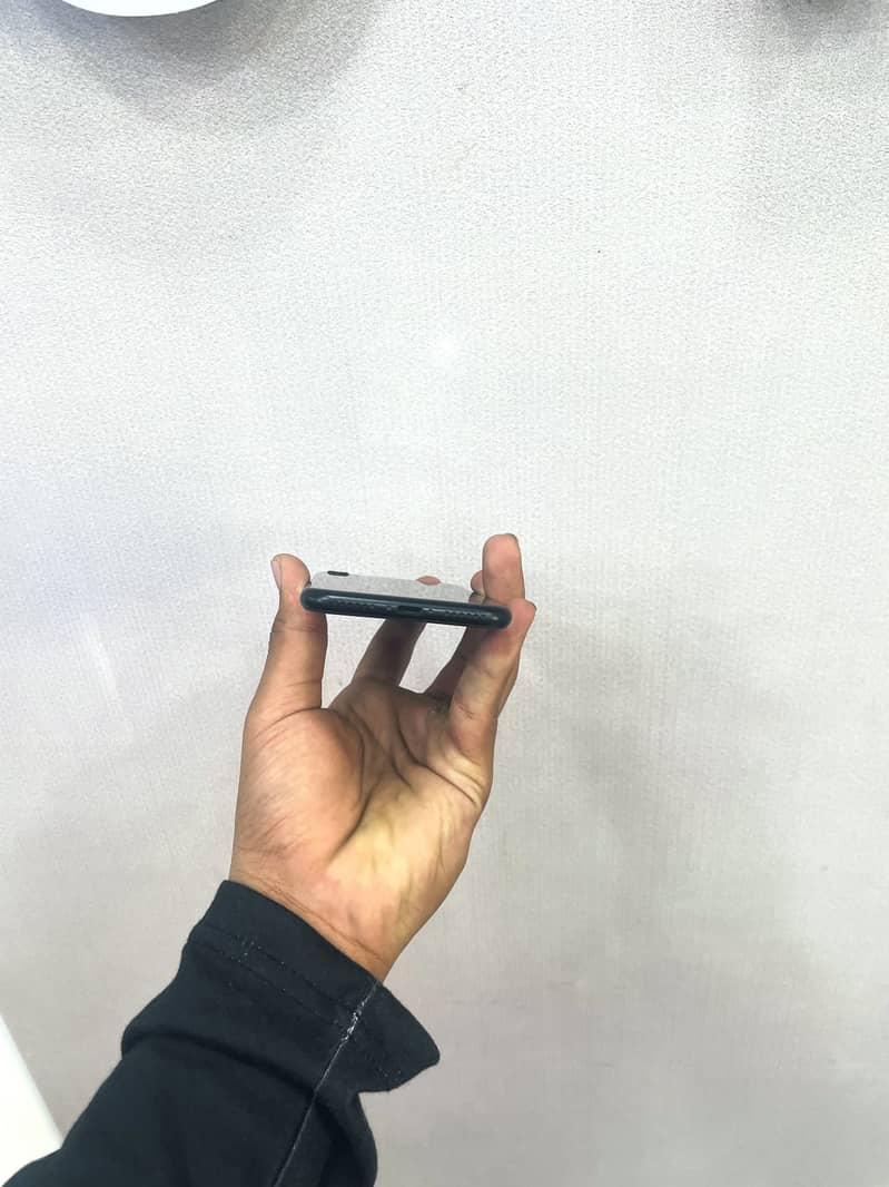 Apple iPhone SE 3
