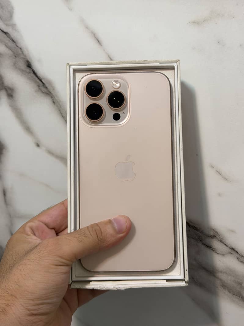 Apple iPhone 16 Pro Max 0