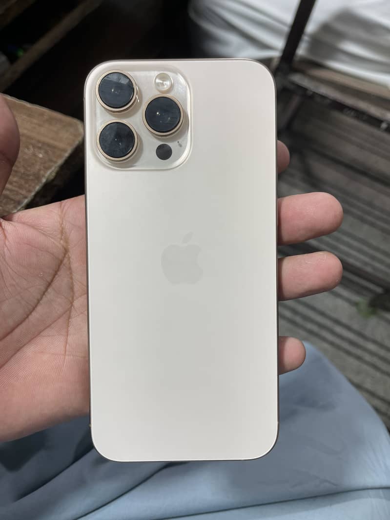 Apple iPhone 16 Pro Max 5
