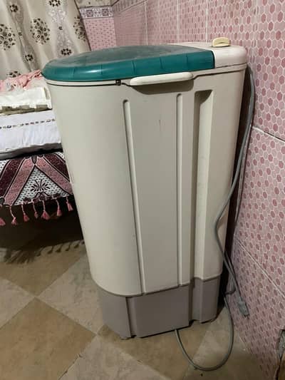 Haier  spinner dryer good condition first hand use