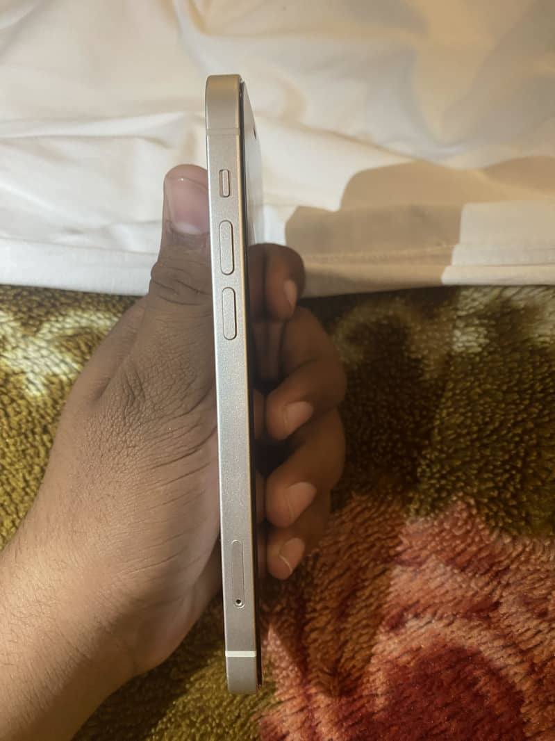 Apple iPhone 12 2