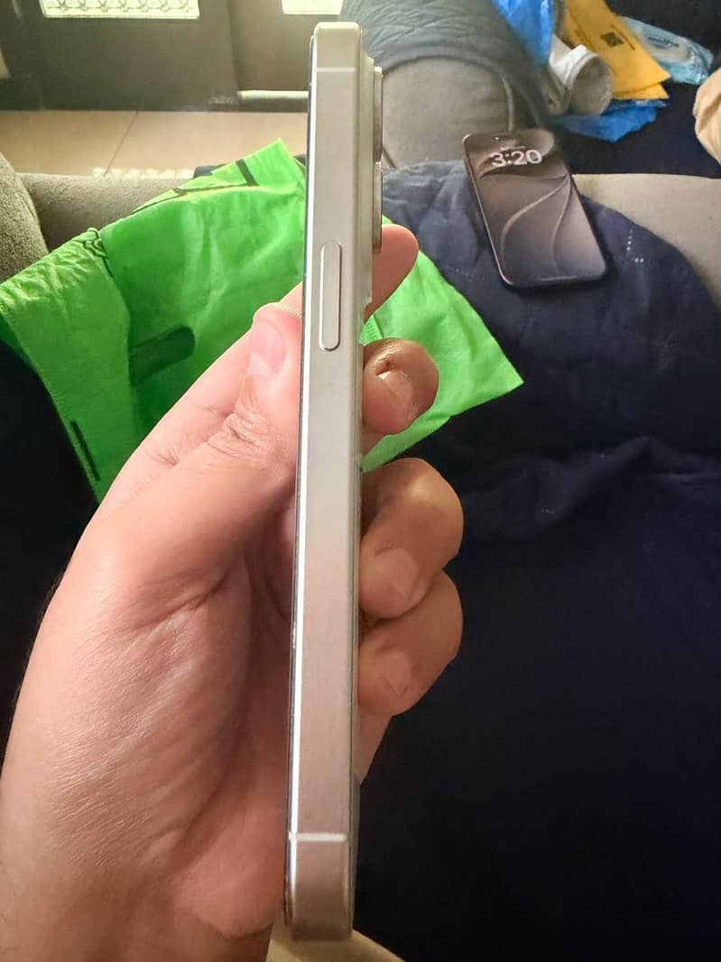 Apple iPhone 15 Pro with box 5