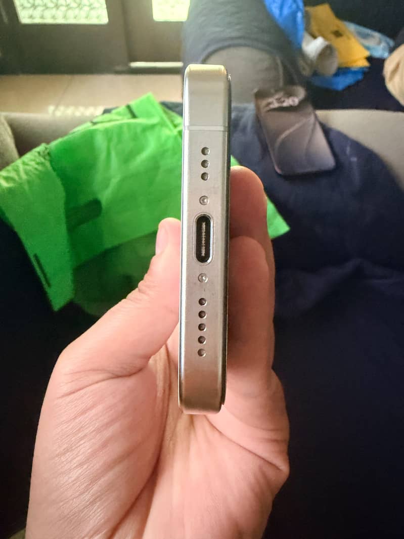 Apple iPhone 15 Pro with box 6