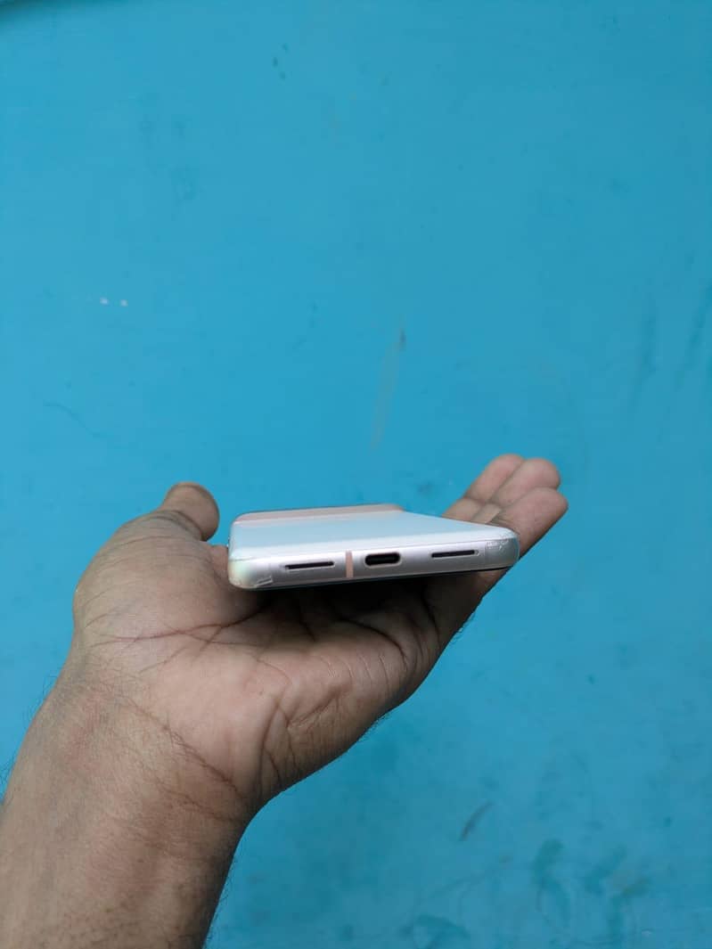 Google Pixel 8 2